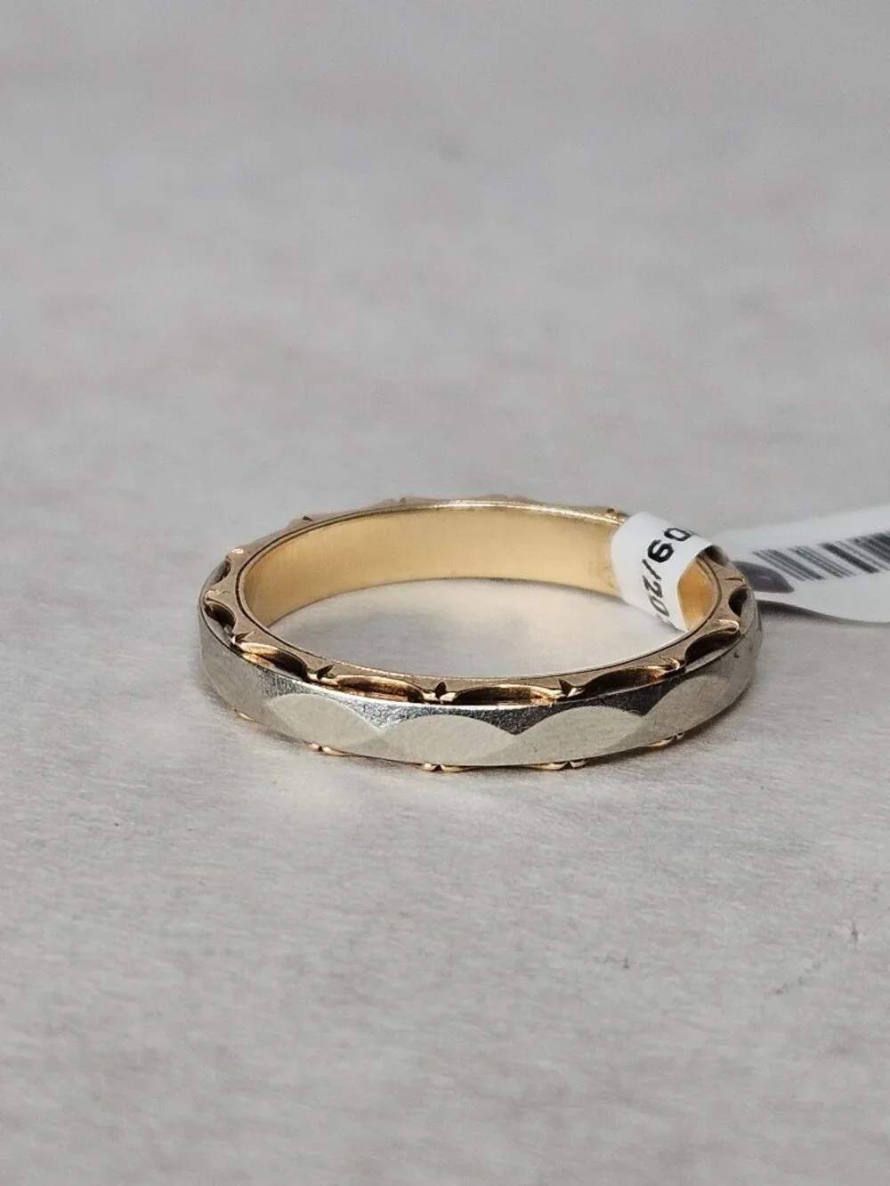 Kaynar 14K Yellow Gold Band Wedding Ring Band White Overlay 4.9 Grams Size 11